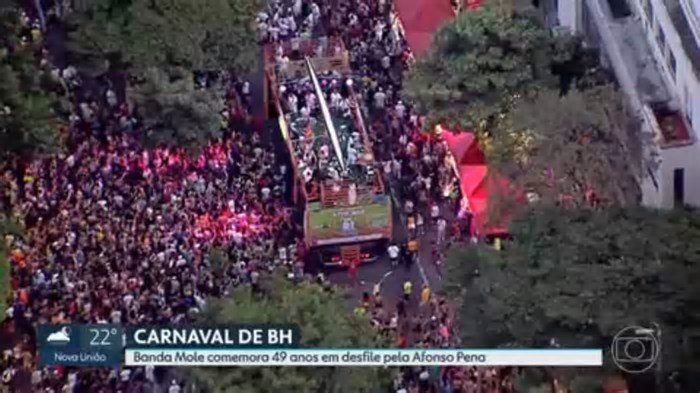 Bastião da folia de BH, Banda Mole comemora 50 anos com tradicional desfile no pré-carnaval