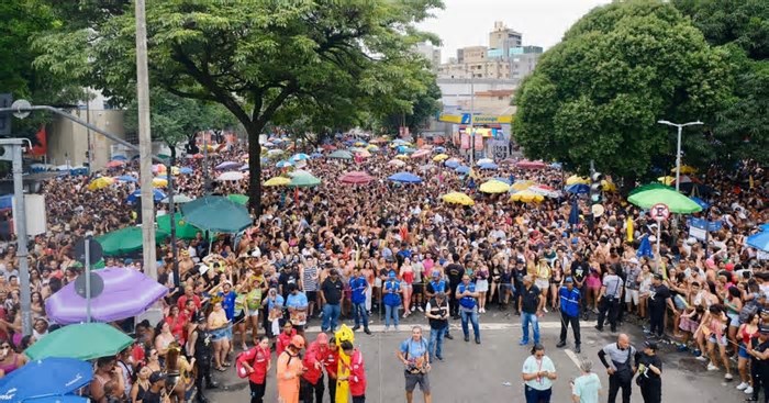 Carnaval BH 2025: motoristas do transporte coletivo de BH passam por treinamento para a folia