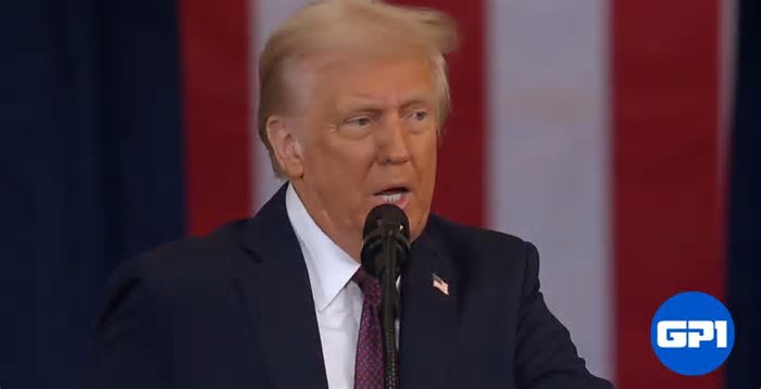 Donald Trump anuncia aumento de tarifas sobre carros a partir de 2 de abril