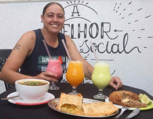 Conheça o bar em BH que atrai clientes pelo cheiro que sai da cozinha