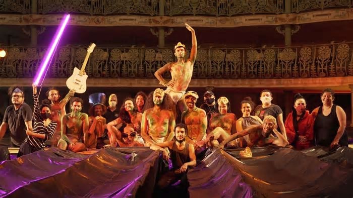 Filme cearense ‘Resumo da Ópera' desmonta limites da criação em ocupação do Theatro José de Alencar