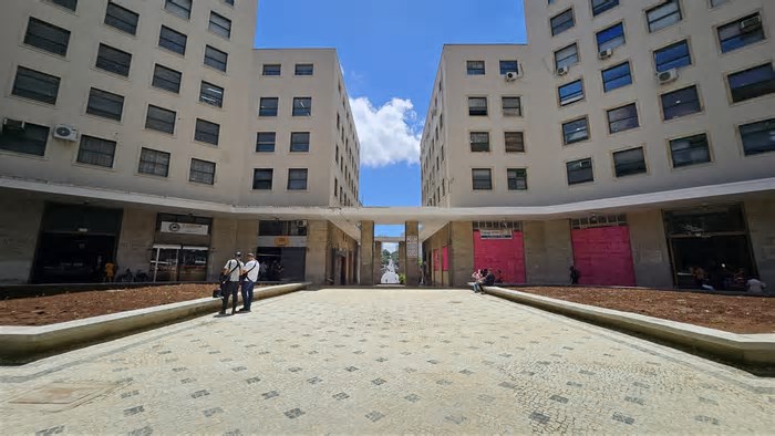 Praça que liga a av. Afonso Pena ao viaduto Santa Tereza é inaugurada em BH