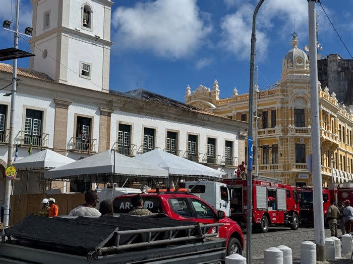 Danos causados por incêndio na Câmara ainda serão avaliados: 'Maioria do prédio está preservada'