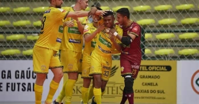 Supercopa Gramado: Praia enfrenta ACBF