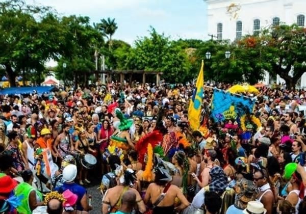 Fecomércio: Carnaval deve injetar R$ 4,5 bilhões no comércio e turismo