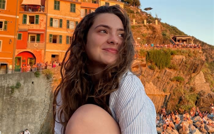 Missa de sétimo dia homenageia turista que morreu em desabamento na 'igreja de ouro' em Salvador