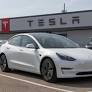 Decisão de Donald Trump torna o mercado de carros elétricos ainda mais nebuloso e indica que a aposentadoria do motor térmico vai demorar.