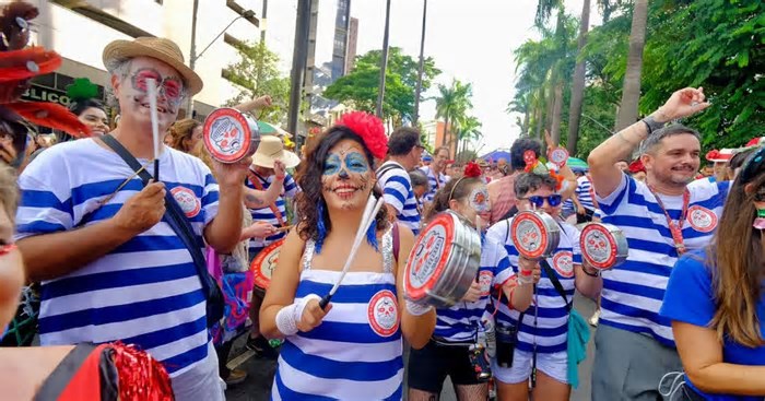 Carnaval BH 2025: em homenagem à escritora Carla Madeira, Samba Queixinho coloca o bloco na rua neste domingo (2)