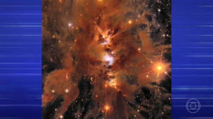 Telescópio espacial detecta raro 'anel de Einstein' de luz ao redor de galáxia