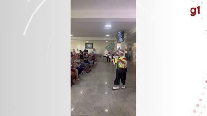 Pacientes com câncer recebem apresentação especial de circo, em Fortaleza
