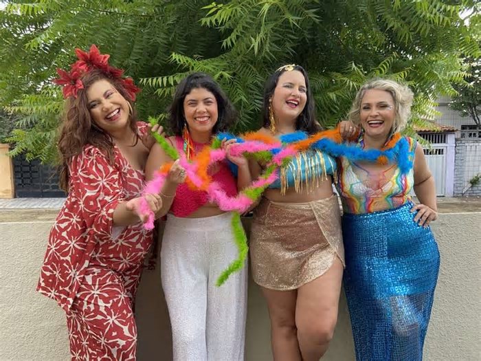 Novos blocos de carnaval em Fortaleza misturam folia com forró das antigas, rock e pop