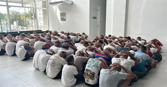 Briga antes de Fortaleza x Ceará termina com 115 detidos; presidente de organizada foragido é preso