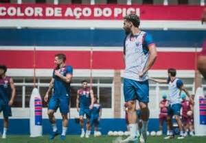 Fortaleza treina diariamente com foco no jogo de hoje contra o Sport na Ilha do Retiro, em Recife