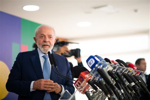 Lula diz que prefeitos pedirão ao fim de seu mandato: “Lulinha, fica”