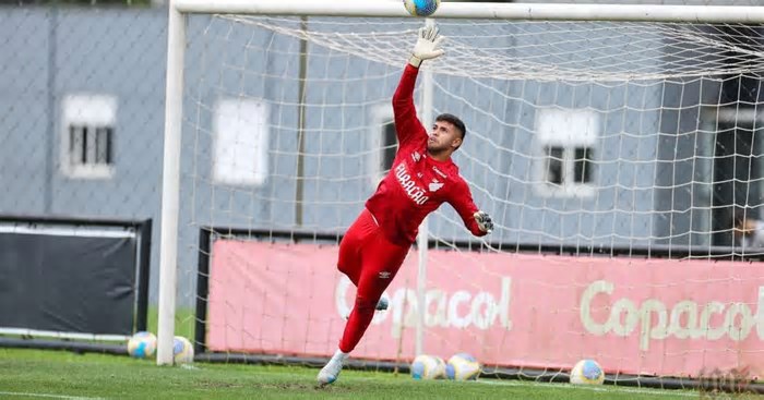 Athletico consegue efeito suspensivo e quarteto é liberado para jogo contra o Maringá