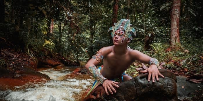 Grupo Jurubebas apresenta peça ‘Vila dos Vagalumes’ sobre o Mundo das Encantarias Amazônicas