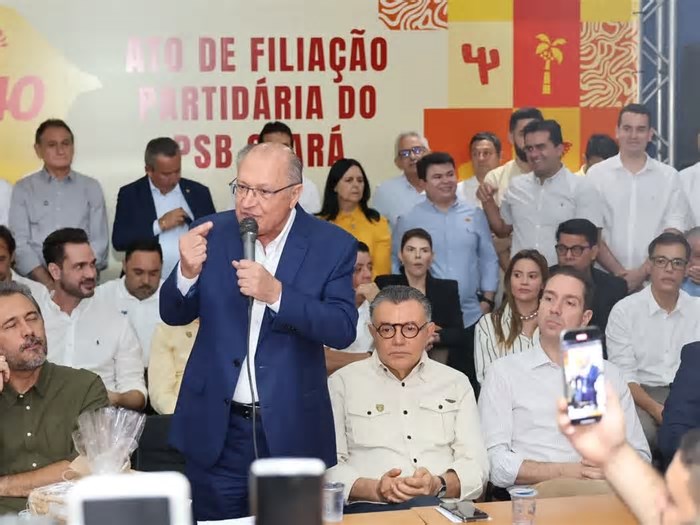 Cid x Ciro: em novo capítulo do racha na família Gomes, 11 deputados trocam PDT pelo PSB no Ceará