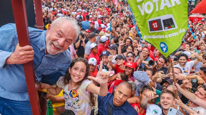 PT completa 45 anos com os desafios de se renovar e ampliar poder