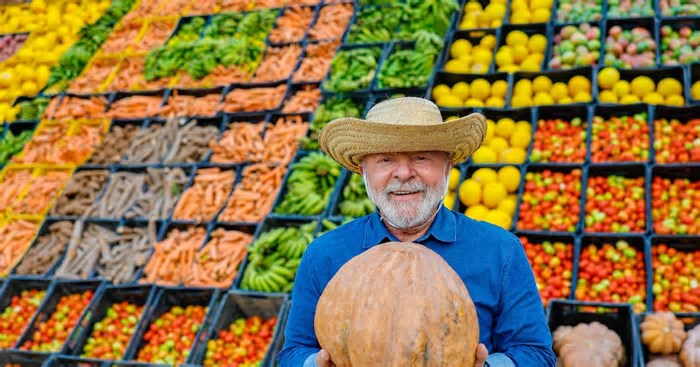 Lula anuncia redução de alimentos ultraprocessados na merenda escolar nesta terça