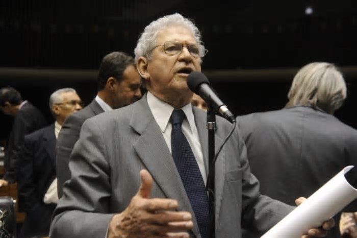 Humberto Souto, oito vezes deputado federal, morre aos 90 anos