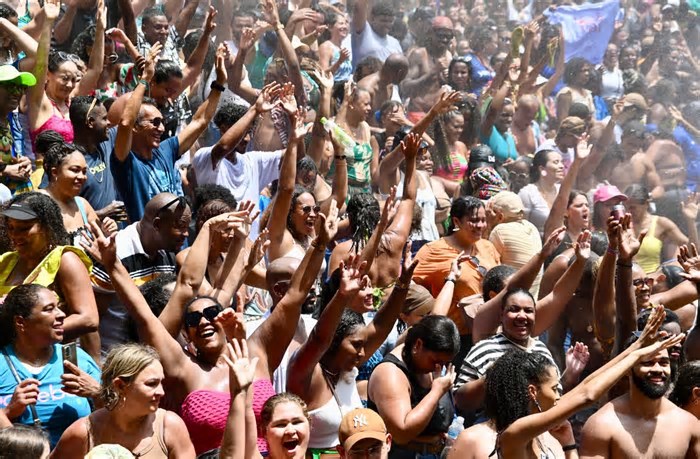 Quer curtir as festas de verão sem se endividar? Veja como é possível