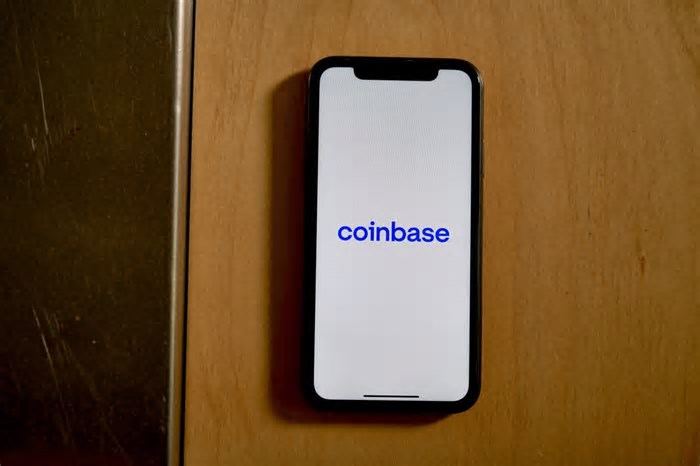Lucro e receita da Coinbase disparam após rali provocado por eleição de Trump