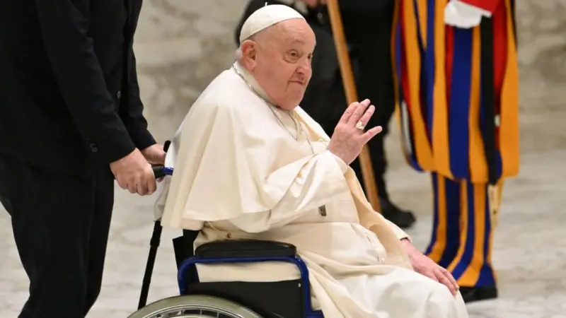 O que é infecção polimicrobiana das vias respiratórias, que acomete papa Francisco