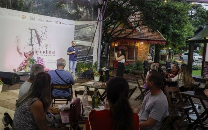 VINDIMA: Evento terá workshops sobre a história do vinho e produção da bebida em Gramado