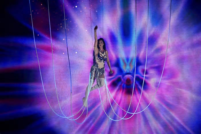 Katy Perry e noiva de Jeff Bezos vão embarcar em voo da Blue Origin