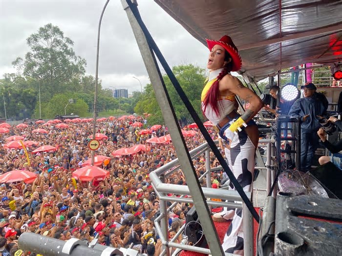 Pabllo Vittar estreia no carnaval do Rio no comando de megabloco com Juliette, Pocah e Xamã entre os convidados