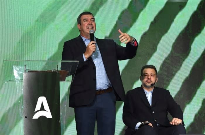 Riedel vai a Brasília nesta terça para posse de Flávio César
