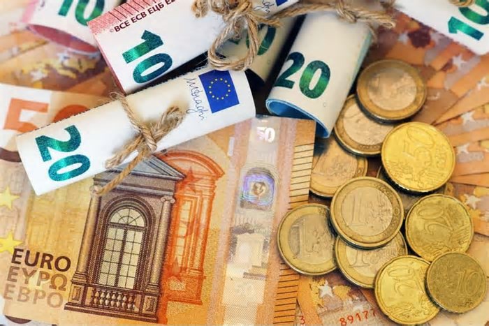 Euro hoje (25/02): veja o valor da cotação comercial e turismo