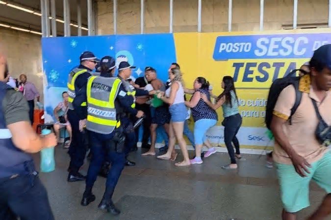 DF: Após atacar ambulantes, governador privatiza rodoviária na calada da noite
