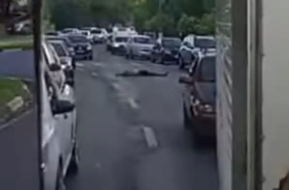 Mulher é flagrada deitada no meio Avenida 31 de Março em Piracicaba