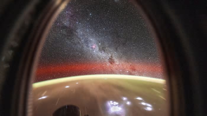 Veja a Terra e a Via Láctea nesta imagem espantosa