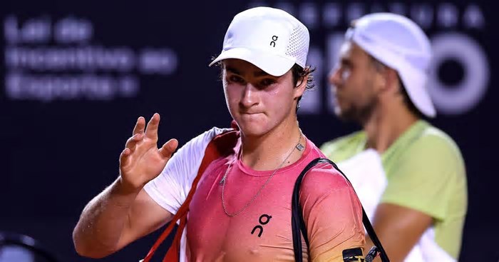 Tennis star apologises 'to the tournament and to the fans' after beating Joao Fonseca