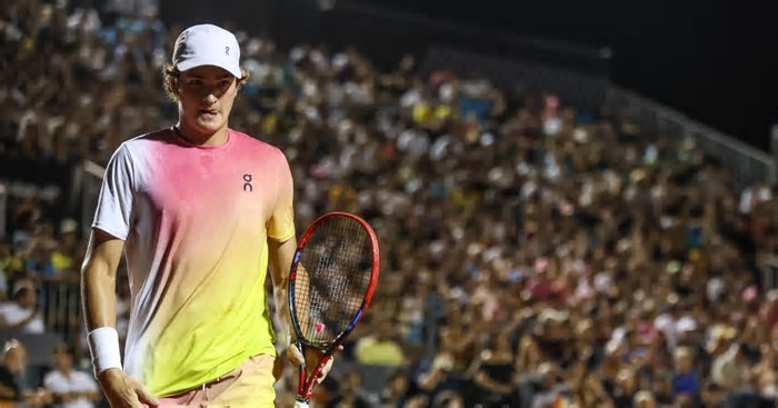 João Fonseca reage à derrota na estreia no Rio Open: ‘Vivendo e aprendendo’