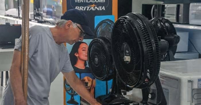 Onda de calor impulsiona vendas de ventiladores e ar condicionados no comércio de Porto Alegre