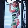 Durante um show dos Ensaios de Anitta, realizado no último sábado (1º) em Belo Horizonte (MG), a cantora, após problemas técnicos, se irritou e jogou...