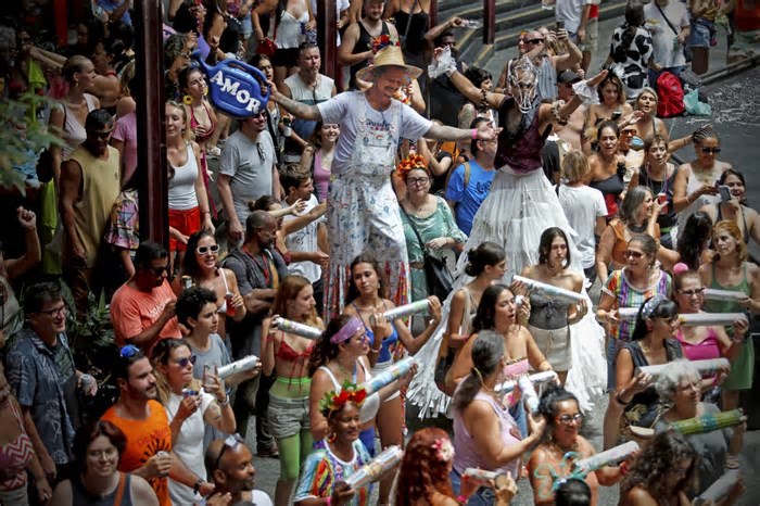 Prepare o fôlego: Rio tem mais de 110 blocos de carnaval neste fim de semana; confira a programação