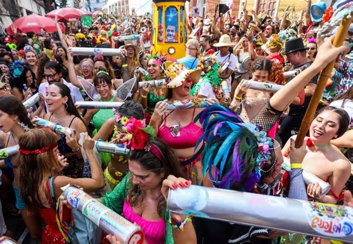 Rio tem mais de 110 blocos em fim de semana pré-carnaval; confira a programação