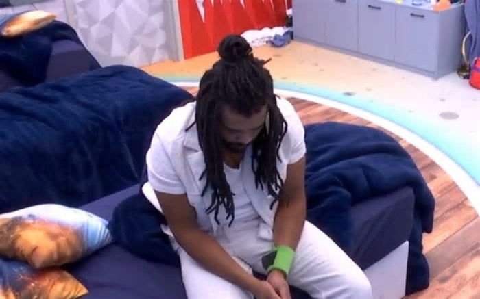 BBB: Brother chora após indicar romance para paredão; confira