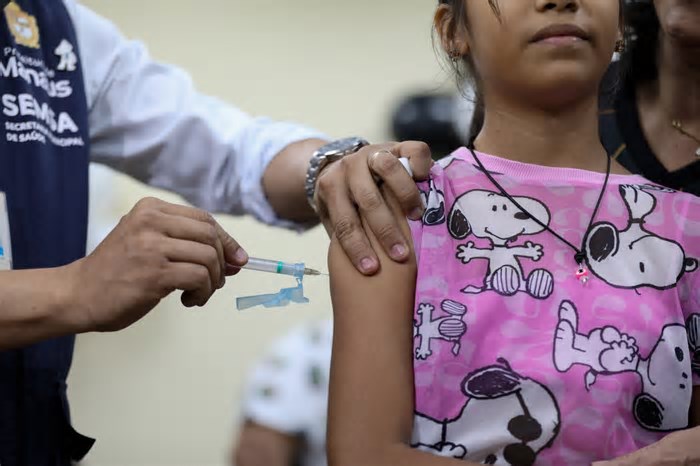 Lula anuncia produção nacional de vacinas contra dengue com aplicação pelo SUS em 2026