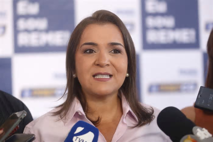 Adriane Lopes tem discurso ambíguo sobre aumento de 97% sobre o próprio salário