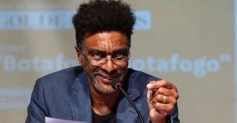 Helio de La Peña apresenta show de stand up em Porto Alegre
