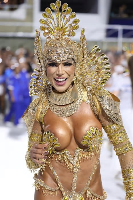 Carnaval 2025: Vila Isabel, Portela e Grande Rio brilham em ensaio técnico na Sapucaí