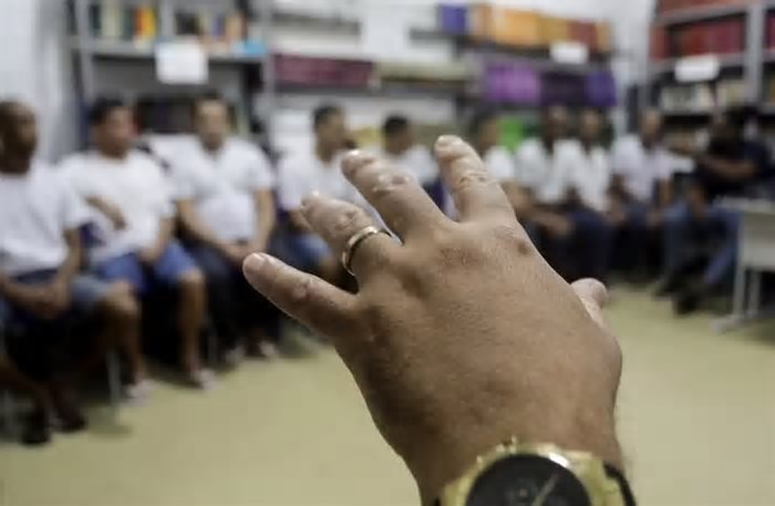 Encontros em presídio de São Gonçalo discutem masculinidade e violência