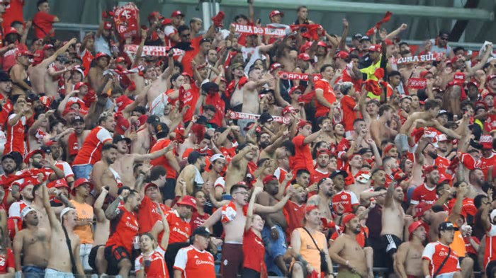 Inter pode ser punido? O relato do árbitro sobre sinalizador no Gre-Nal