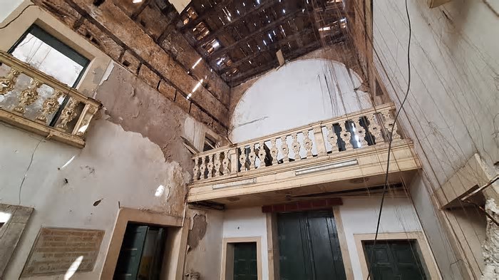 Igreja com teto desabado no Pelourinho está fechada há 10 anos por falta de recursos