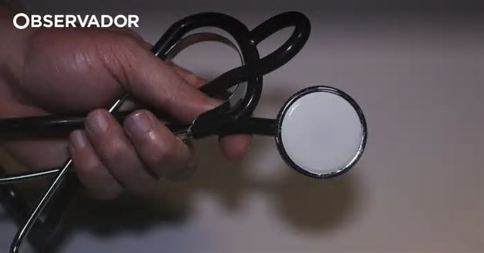 Técnicos auxiliares de saúde alertam que continuam a desempenhar funções de assistentes operacionais